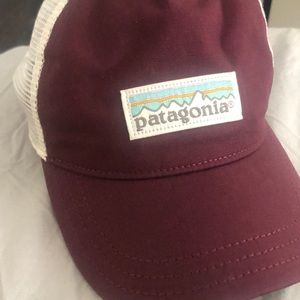 Women’s Patagonia P-6 Label Layback Trucker Hat